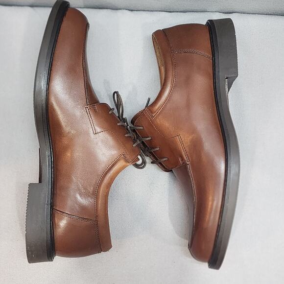 Johnston & Murphy Larken Saddle Brown Leather Shoe Size 11 1/2 M - Picture 4 of 8